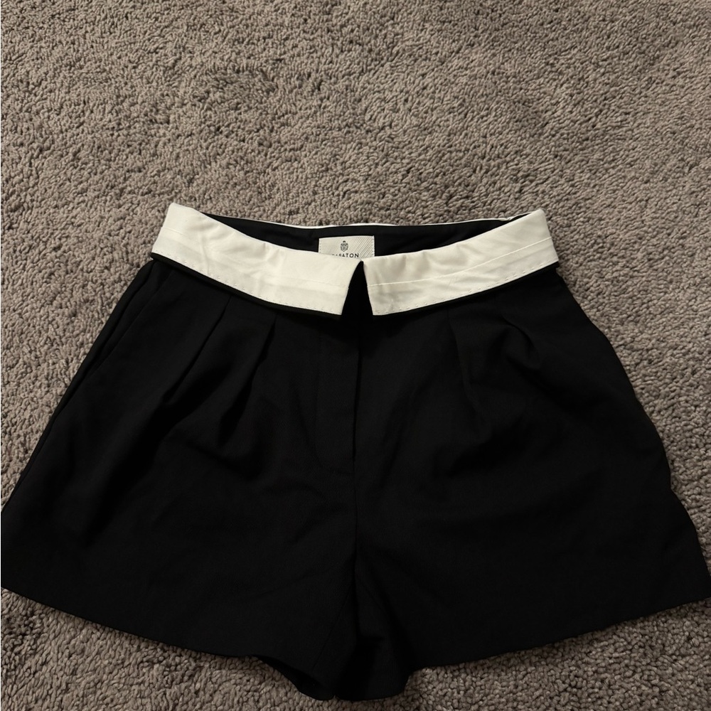 Aritzia Babaton Bureau Shorts